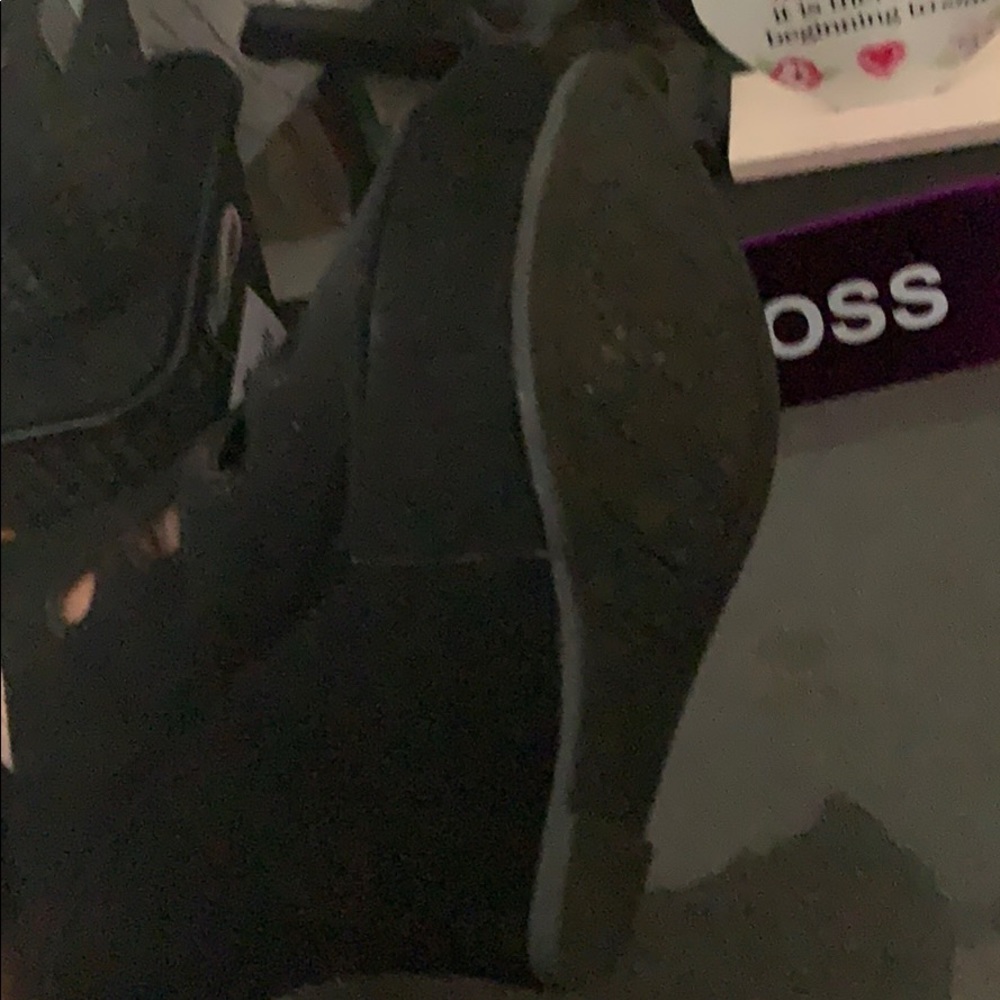 Heels - Picture 2 of 2